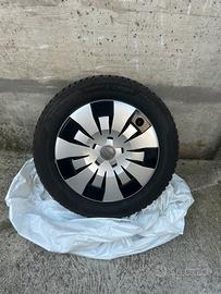 Treno cerchi e gomme invernali Hankook 205/55 R16