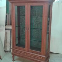 vetrina in legno 