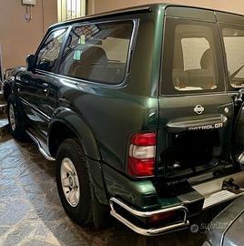 NISSAN PATROL GR Y61 DA VETRINA