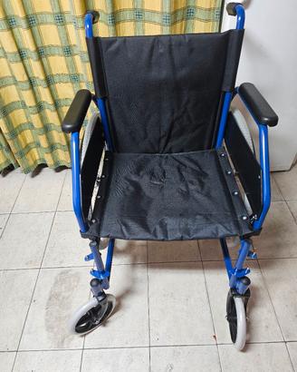 Sedia a rotelle pieghevole 