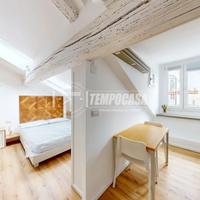 Mansarda a Torino Via Mercanti 2 locali