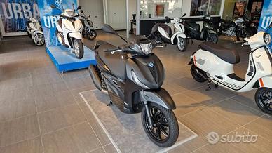 Piaggio Beverly 300 i.e. BLACK EDITION