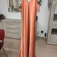 vestito elegante lungo simil raso