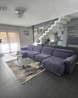 Villa di 170 m² con 4 locali e box auto a Romentin