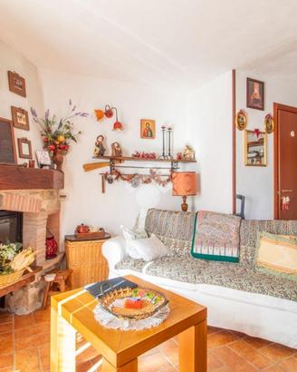 CASA SEMINDIPENDENTE A ANTRODOCO