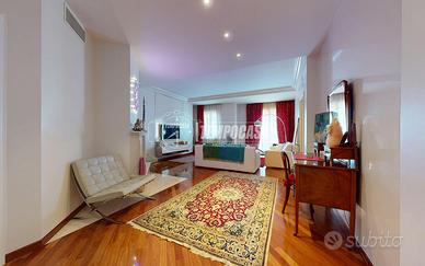 Elegante appartamento di 5 vani con ingresso indip