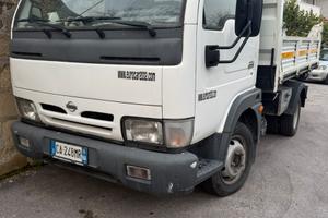 NISSAN CABSTAR RIBALTABILE TRILATERALE