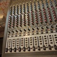 mixer Eurodesk BEHRINGER 3282