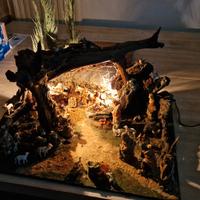 Presepe artigianale unico con luci e fontana