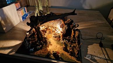 Presepe artigianale unico con luci e fontana