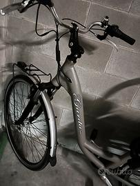 Bicicletta elettrica da donna