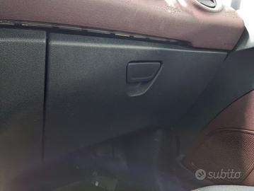 Cassetto portaoggetti FORD FIESTA del 2010