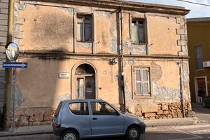 Immobile a Cabras da ristrutturare
