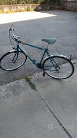 Bianchi "spillo action" . Bici da città da uomo