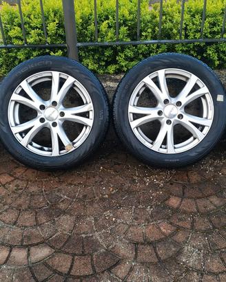 Cerchi e pneumatici invernali Nokian 205/55R16