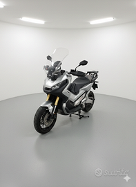 Honda X-ADV 750 - 40.000 km - Accessori inclusi -