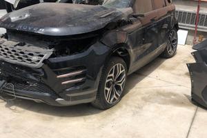 range rover evoque incidentato 2023