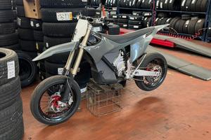 stark varg ex 2025 60cv