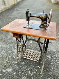 Macchina per cucire vintage