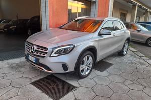 MERCEDES GLA 180 D SPORT