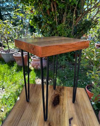 Comodini in legno di acacia e olmo
