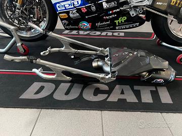 Telaietto posteriore SBK F23-F25 e finale scarico