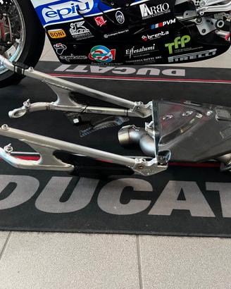 Telaietto posteriore SBK F23-F25 e finale scarico