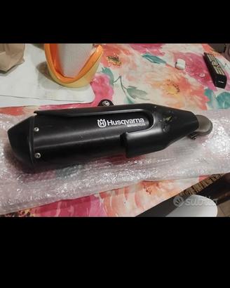scarico Husqvarna 