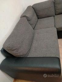 Divano a U misure 206x312x88x157cm