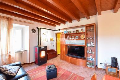 QUADRILOCALE CON DOPPI SERVIZI E POSTO AUTO