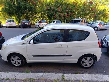 Chevrolet Aveo bianca 3 porte GPL