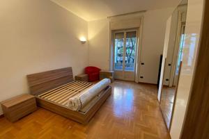 Stanza in appartamento di 220 m² a Milano