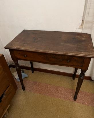 Tavolino antico  in legno