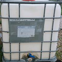 cisterna plastica 1000 LT con base pallet zincato