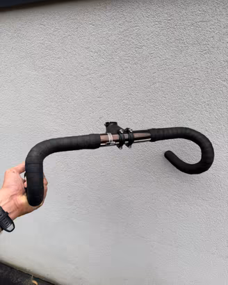 Attacco manubrio e manubrio cannondale
