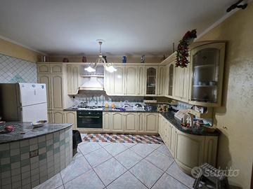 Arredo cucina con panca 