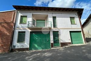 CASA SEMINDIPENDENTE A MONTEMAGNO