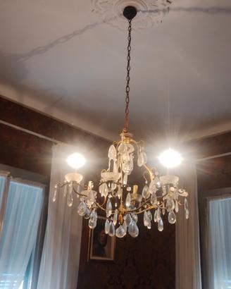 Lampadario antico a gocce di cristallo 