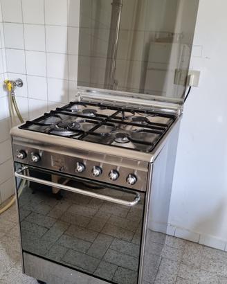 Cucina economica a gas con forno elettrico smeg