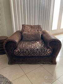 Poltrona artigianale damascata