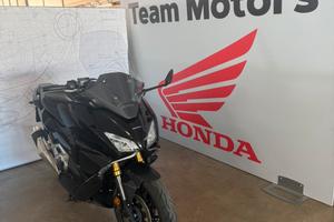 Honda Forza 750