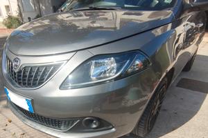 Lancia Ypsilon Hybrid 