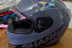 Casco Shark
