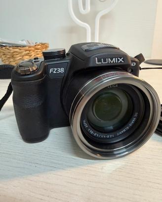 Panasonic Lumix FZ38 – 12.1MP Superzoom Camera HD