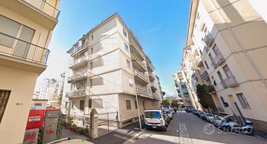 Ampia stanza singola in zona careggi