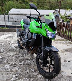 Kawasaki Z750 verde