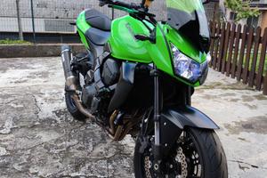 Kawasaki Z750 verde