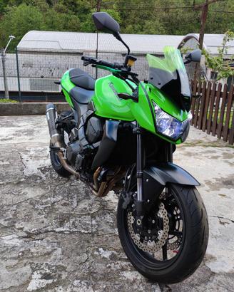 Kawasaki Z750 verde