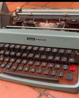 macchina da scrivere Olivetti lettera 32 