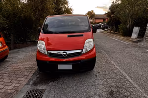 Opel vivaro 2500cc